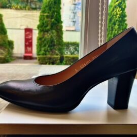 i/288日本人女性の足に合わせたパンプス　mot